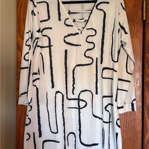 Elegant Black and White Women's Tunic